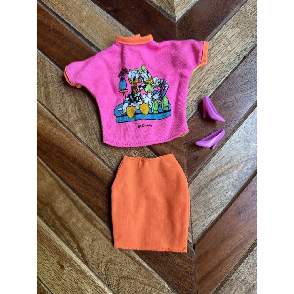VINTAGE 1992 BARBIE WEEKEND WEAR FASHIONS # 690 DISNEY CLOTHING OUTFIT Donald